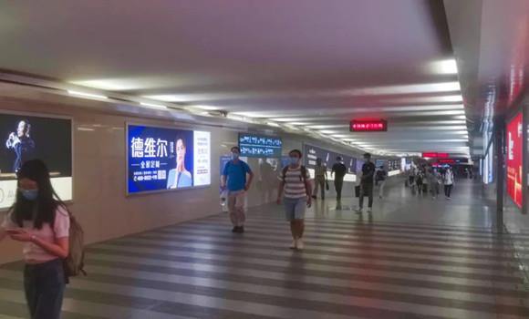 再次“霸屏”丨德维尔全屋定制新(xīn)一轮高铁品牌广告投放再次启程!