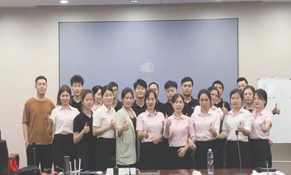 燃爆全城 | 德维尔湛江旗舰店(diàn)总裁签售活动完美收官!